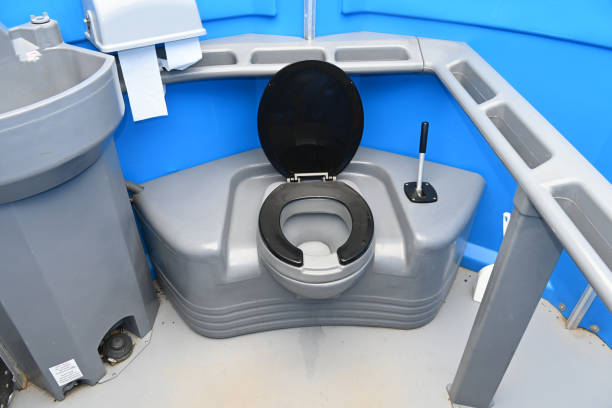 Best Porta potty delivery and setup  in Delhi, CA